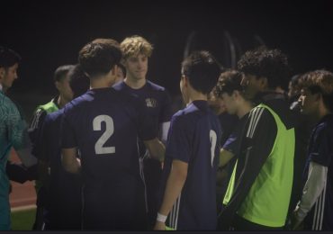 Varsity boys soccer ties against Monta Vista, aims for CCS playoffs