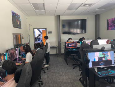 Innovation E-Sports Program Hosts First Social Event